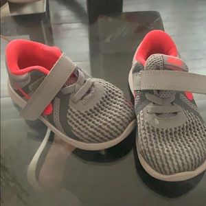 2 pairs BearPawToddler Size 6